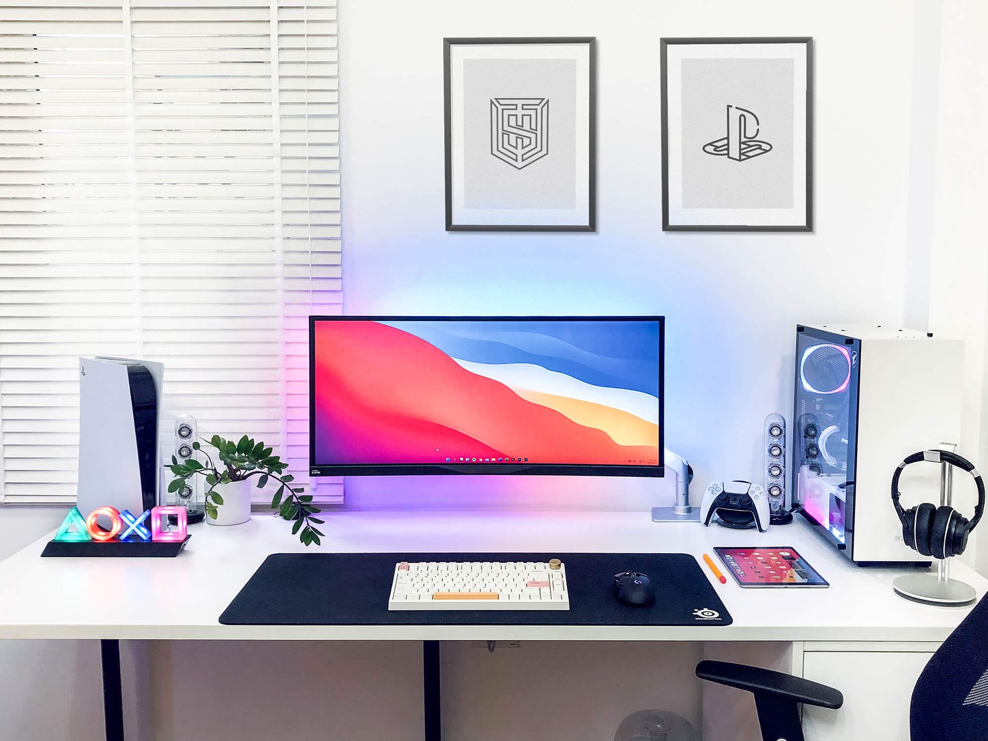 Cable-free desk setup
