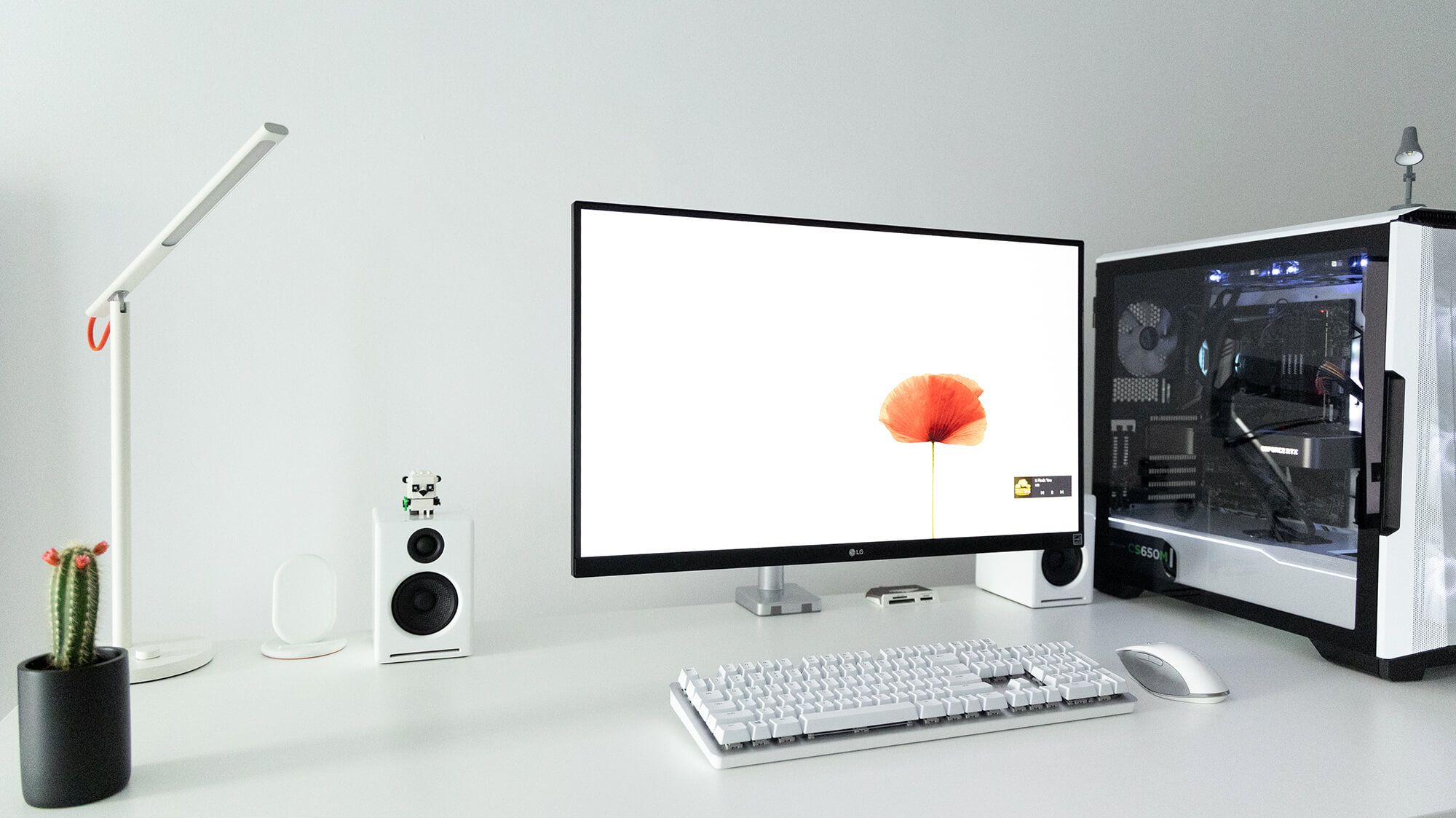 Bogdan’s Minimalist Monochromatic Home Office Setup in Romania