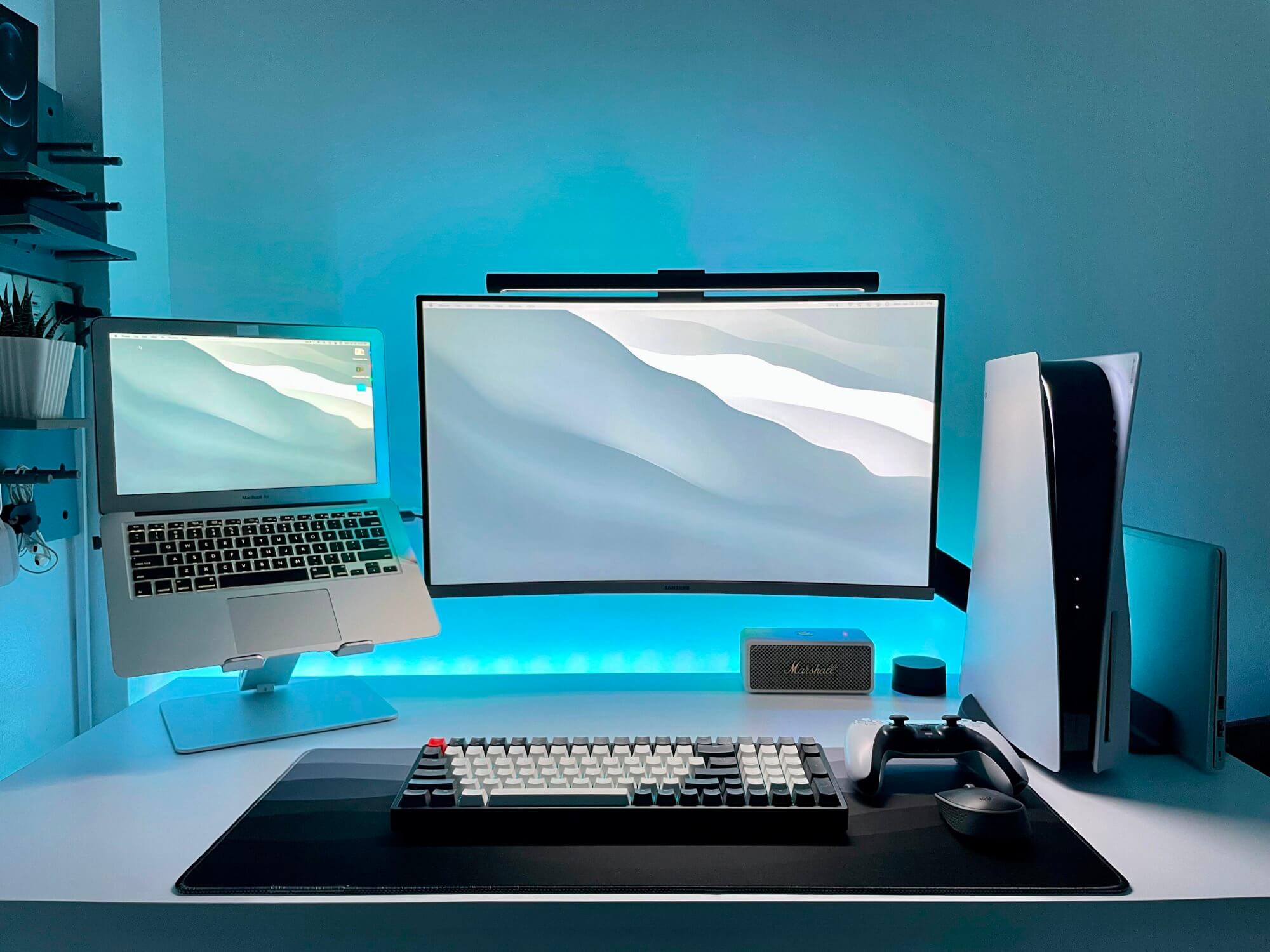 20+ Minimalist Gaming Setups & Battlestation Ideas