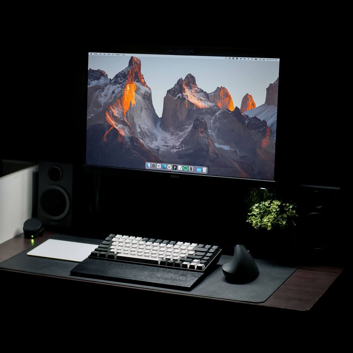 Jeorge's Minimalist Desk Setup in the Philippines