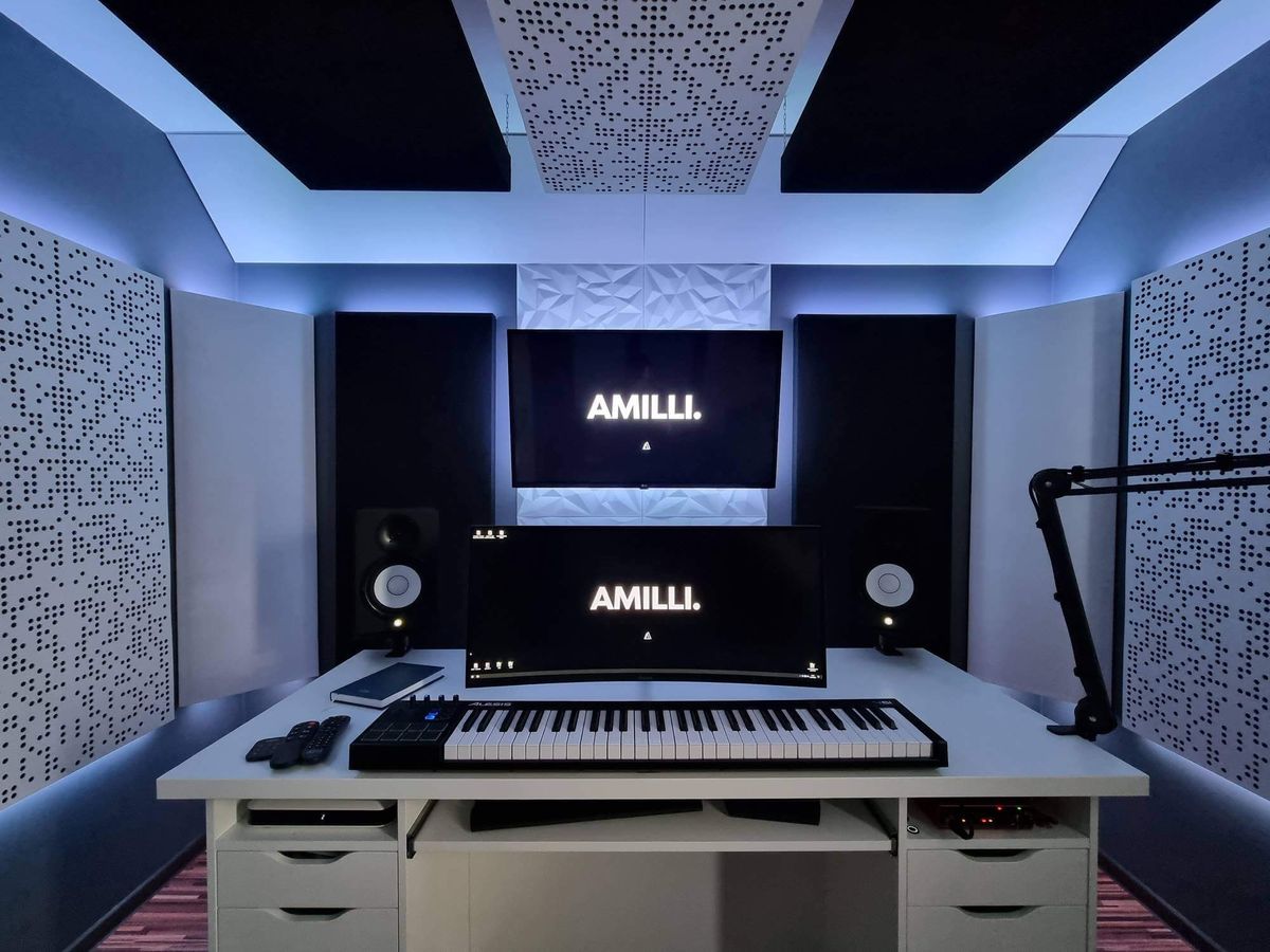 Kamil’s Minimalist Music Production Setup in Kraków, Poland