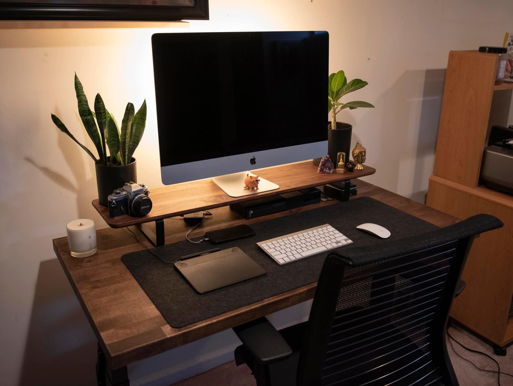 Deskhaus Apex Two Leg with a birch butcher block