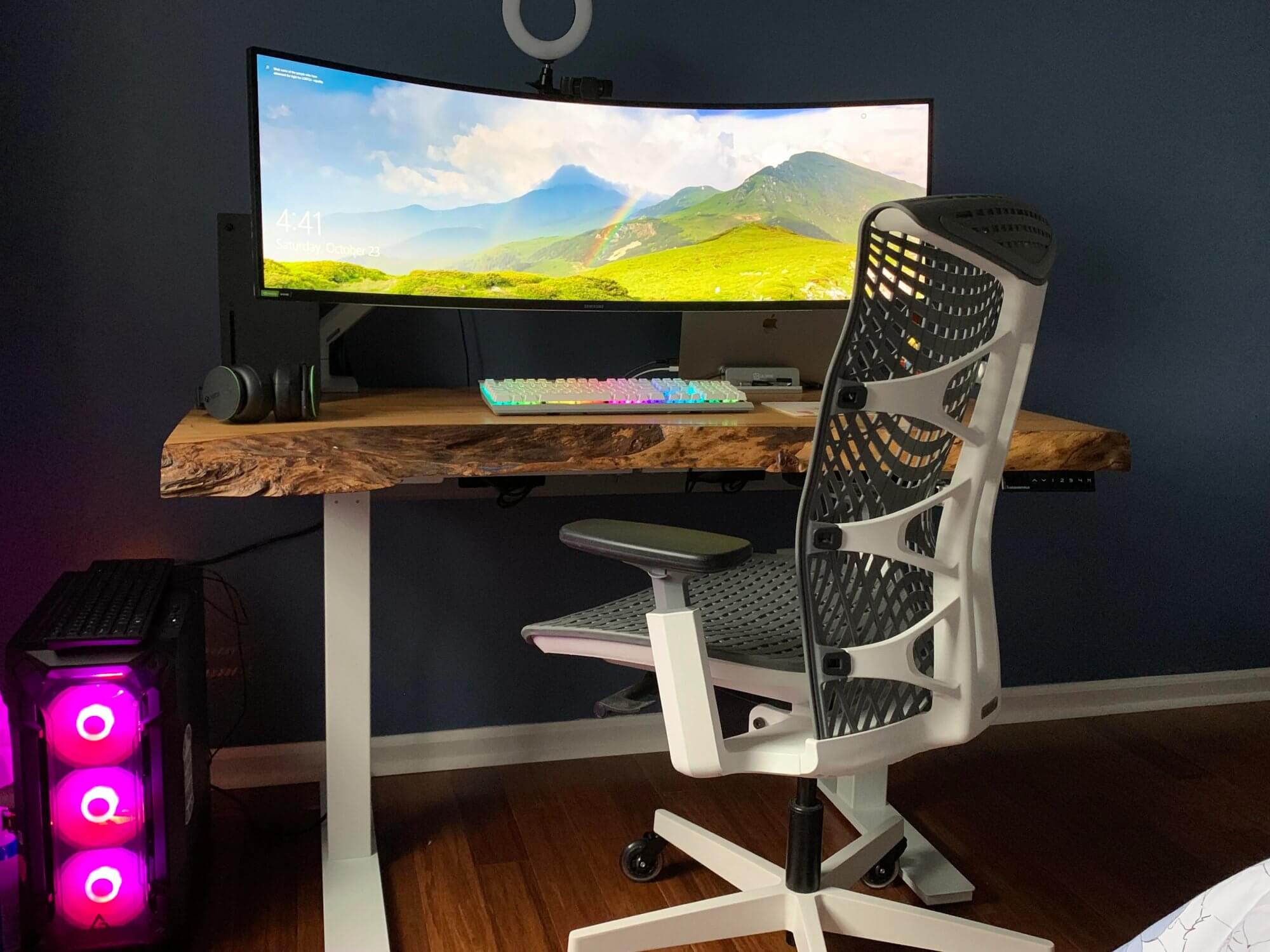 Autonomous SmartDesk with the live edge slab