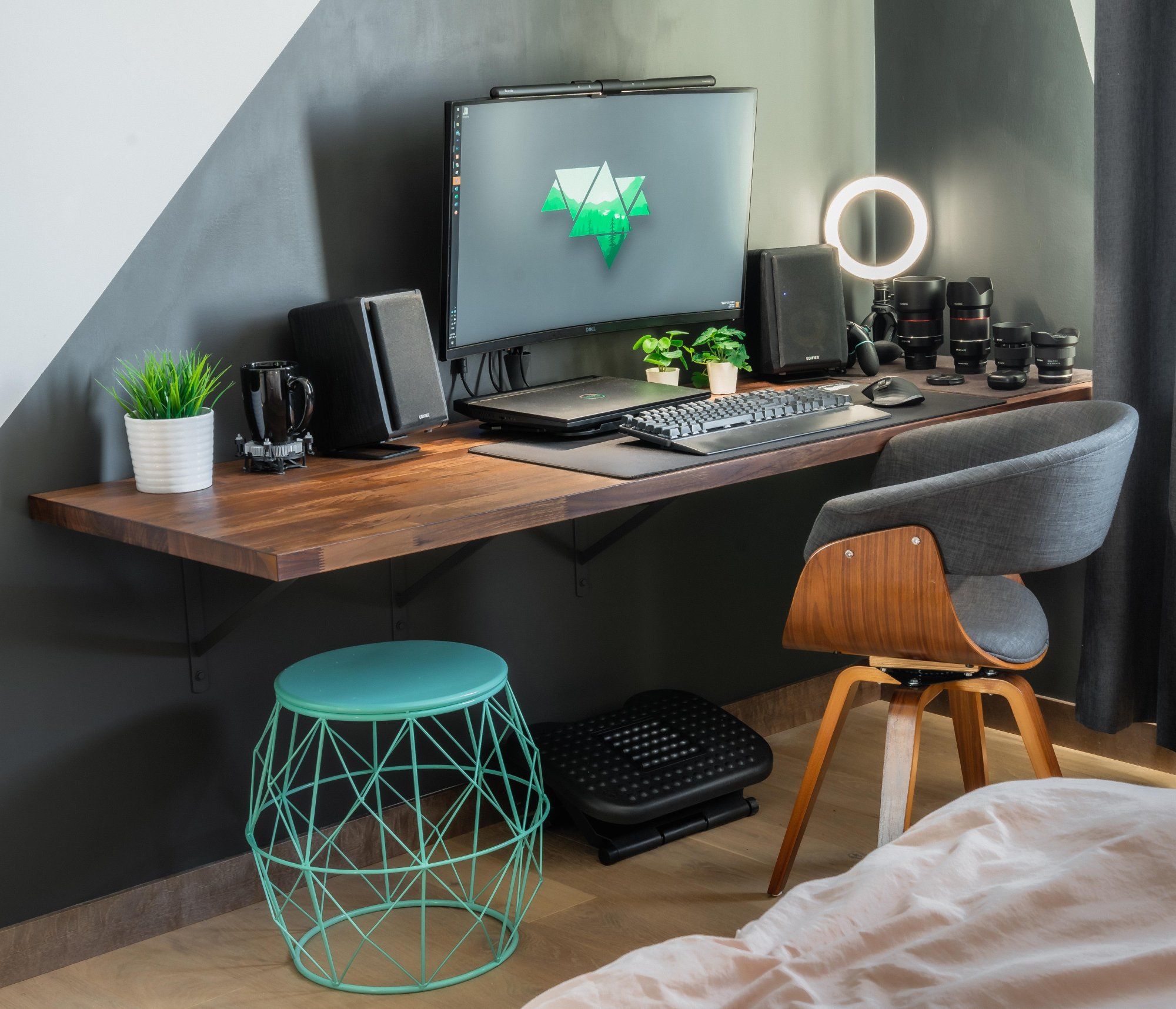 9 Small-Space Desk Ideas