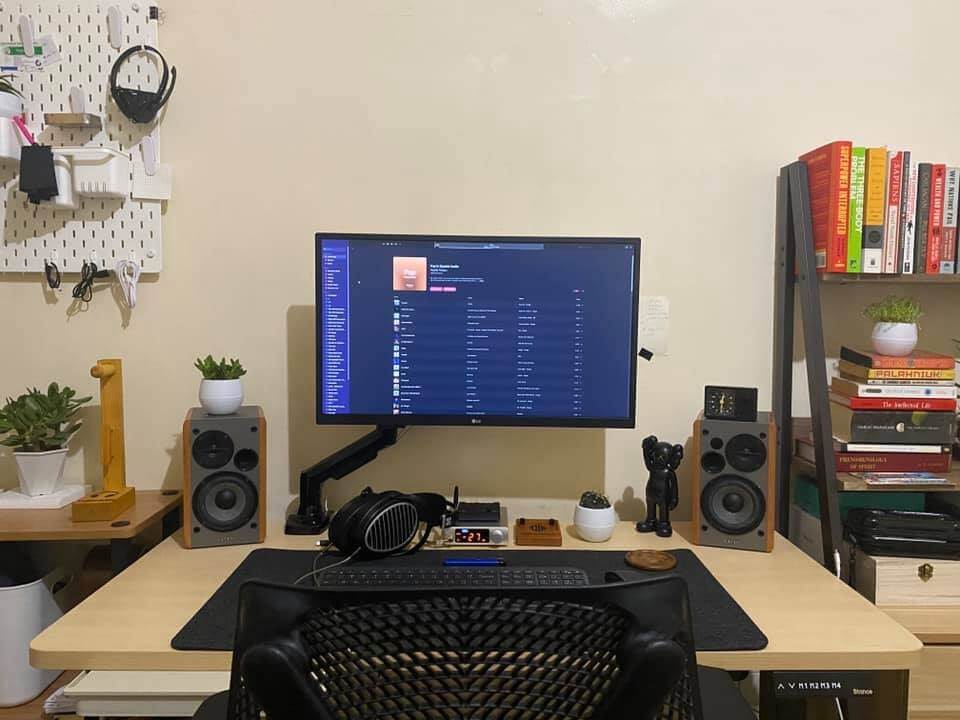 Sit/stand desk setup in the Philippines
