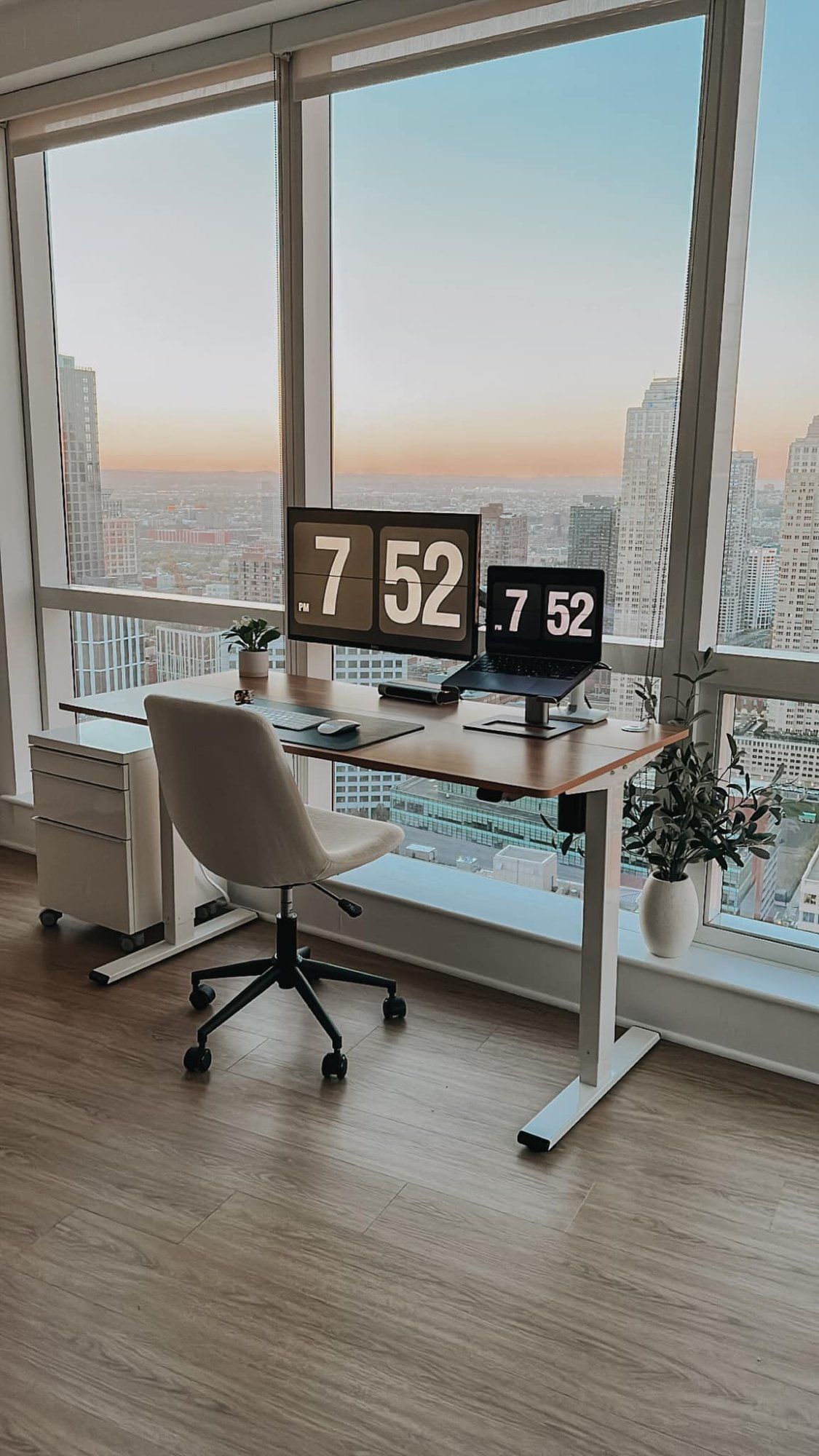 7 Work From Home Office Essentials for 2021