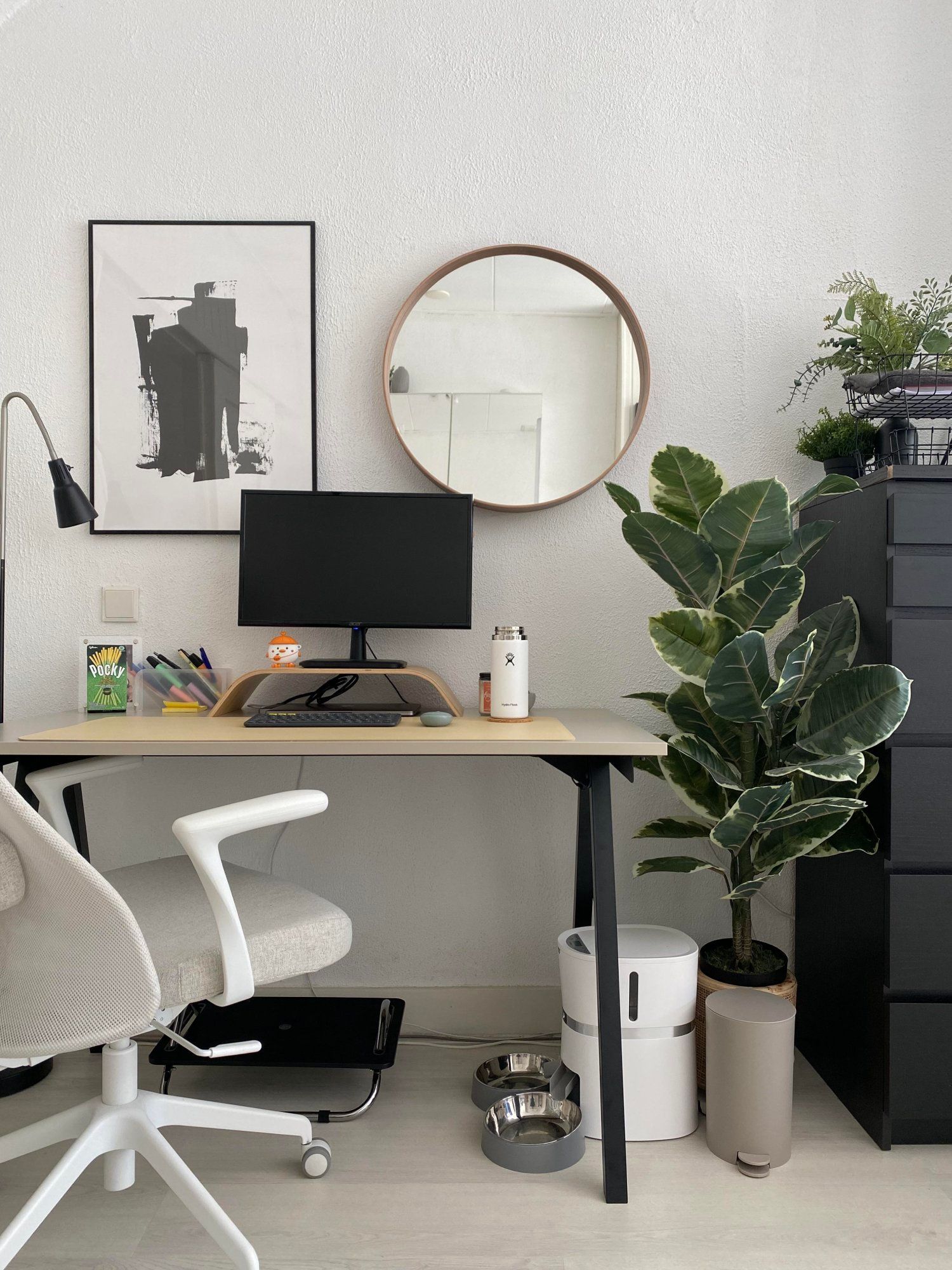 Absolute Office (Pty) Ltd - 21 Work From Home Office Essentials for the  Perfect Home Setup (2020)  essentials/?utm_medium=social&utm_source=pinterest&utm_campaign=tailwind_tribes&utm_content