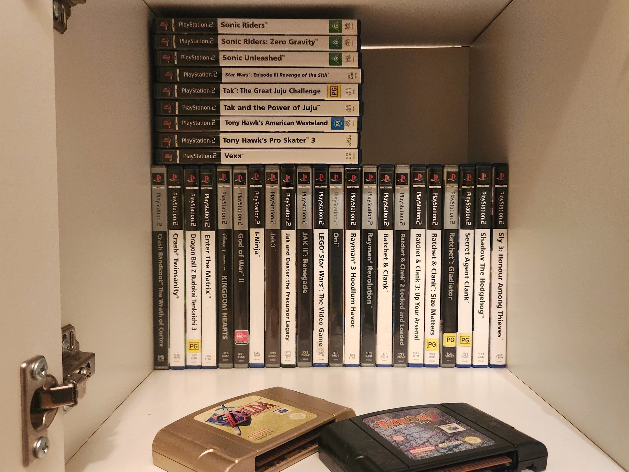 A PS2 video games collection