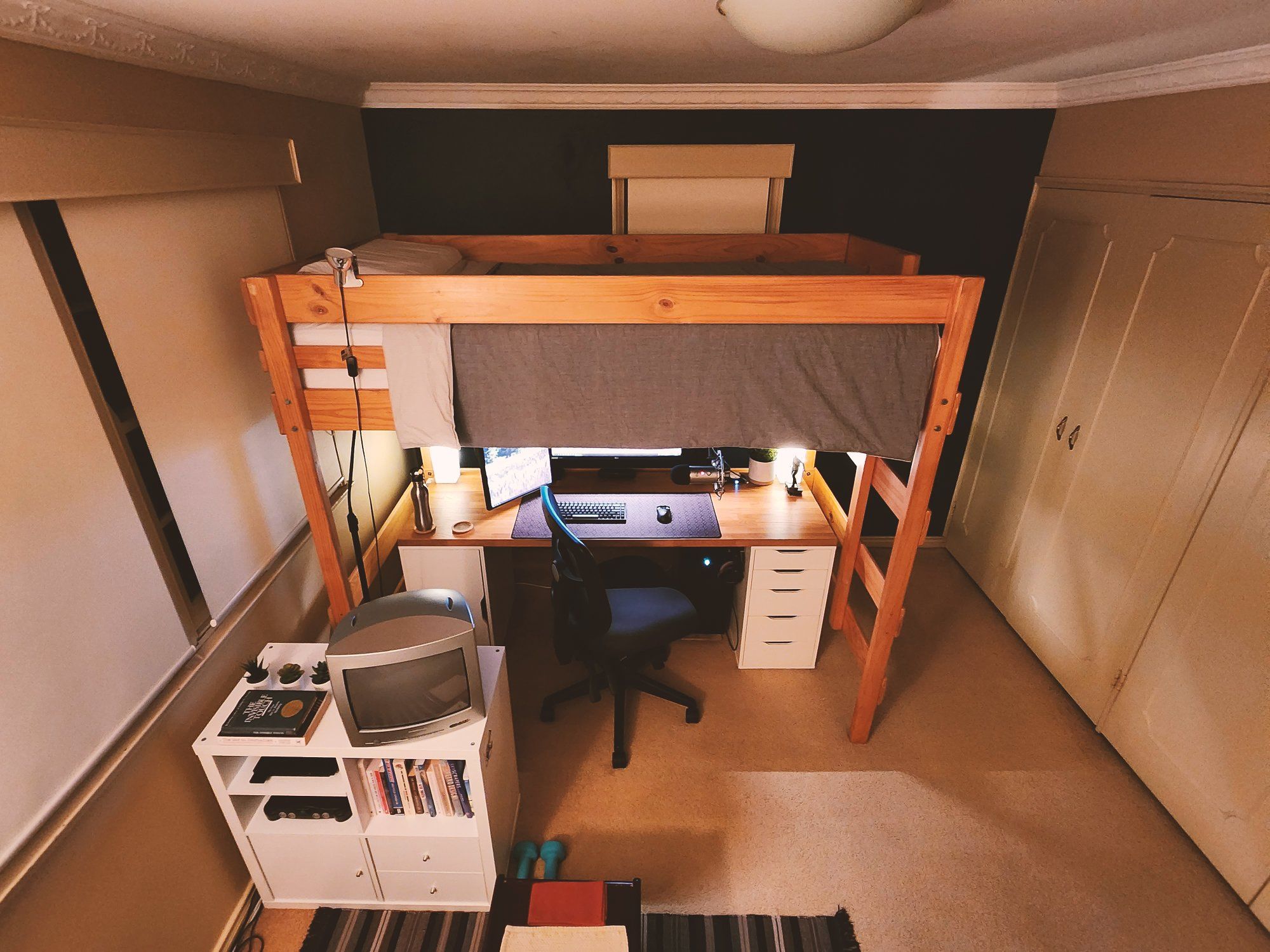 A view of the bedroom home office from the top