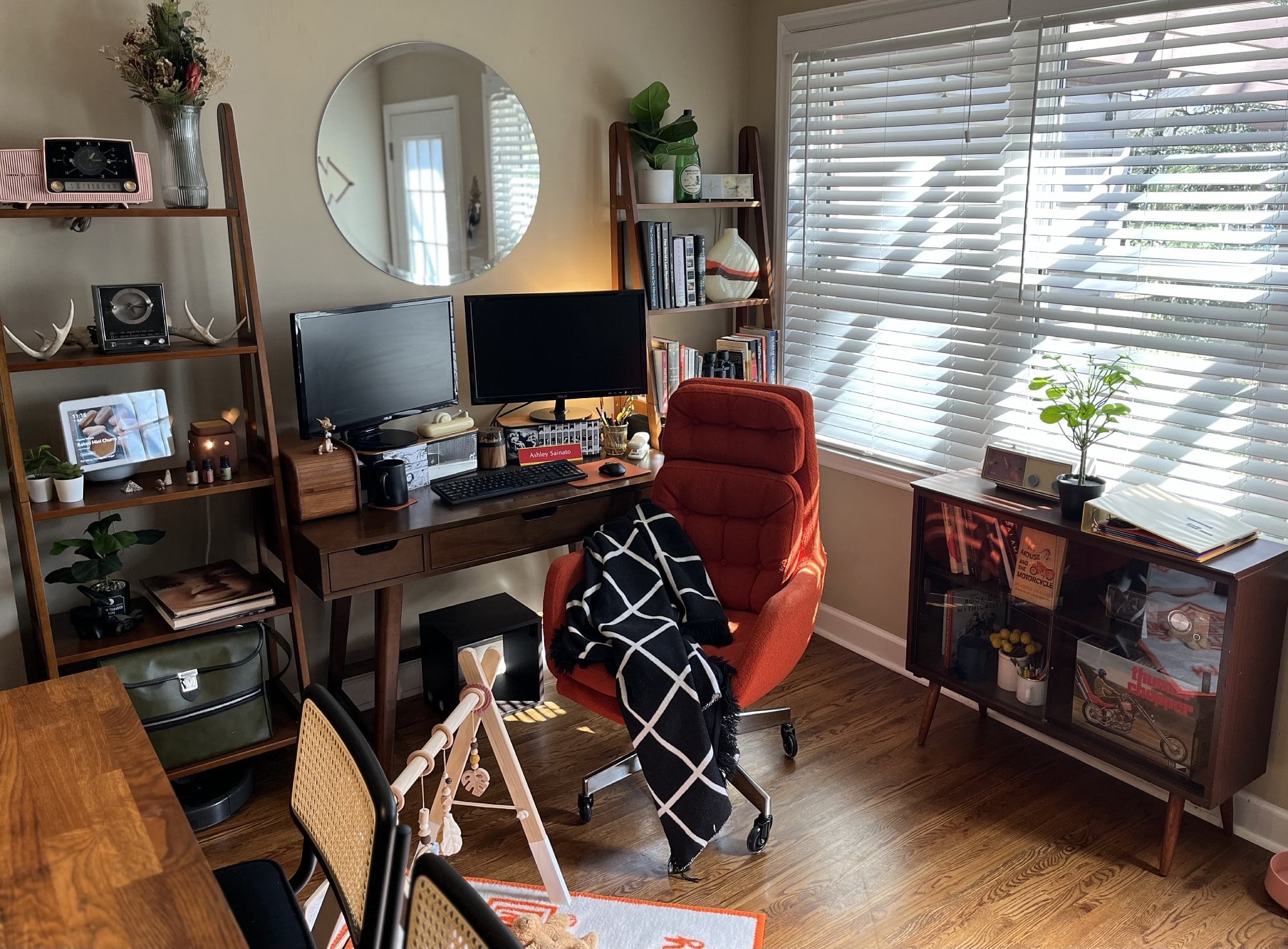 A mid-century furnished WFH nook for a working mom