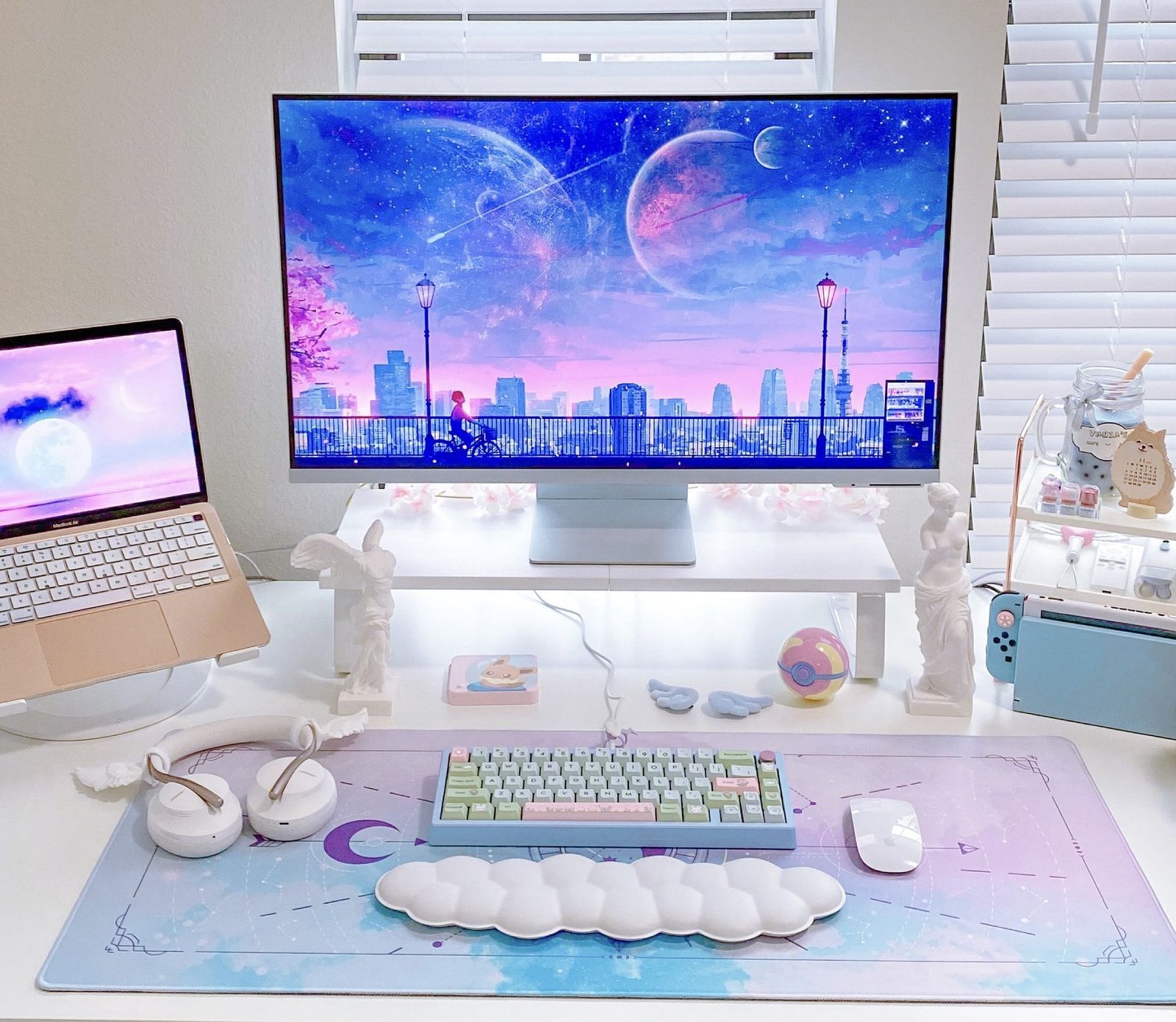 A Sakura Sky-themed blue and pink battlestation 