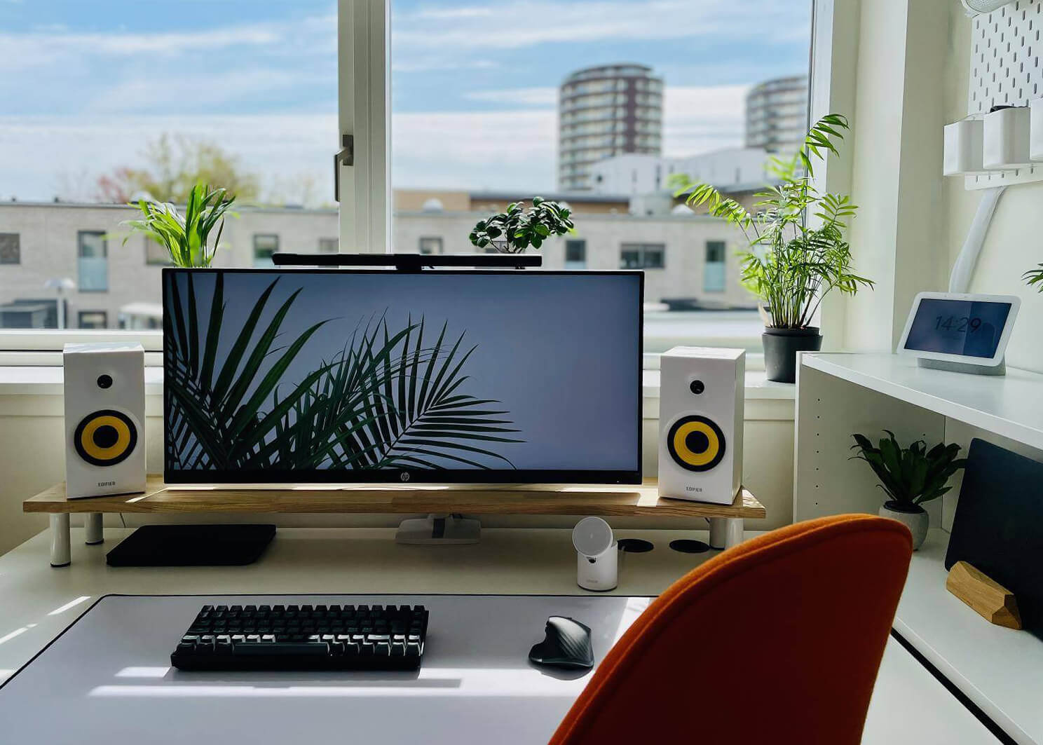 A minimal desk setup that serves for working from home and gaming