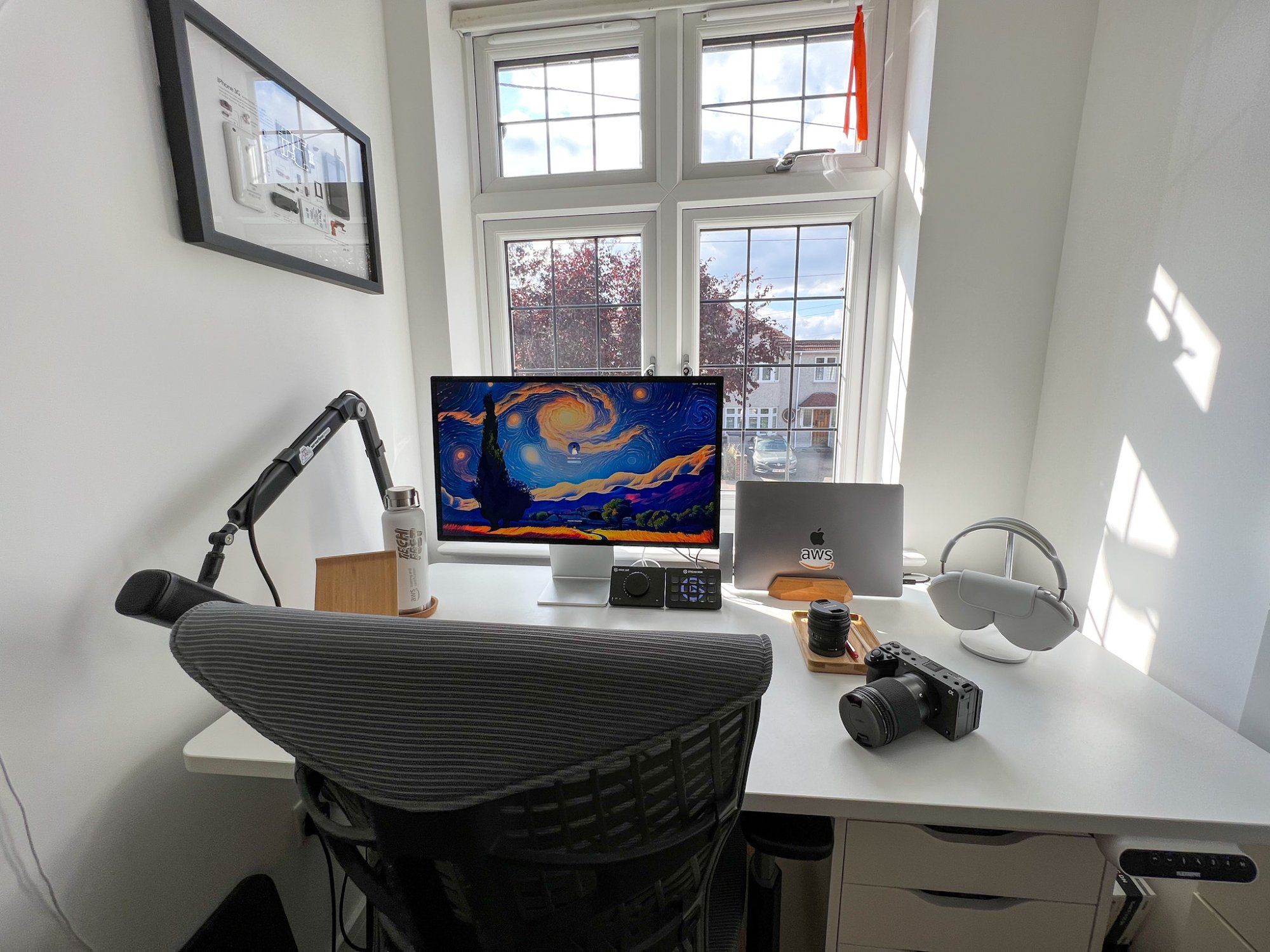 Principal Solutions Architect’s Home Office in London, UK