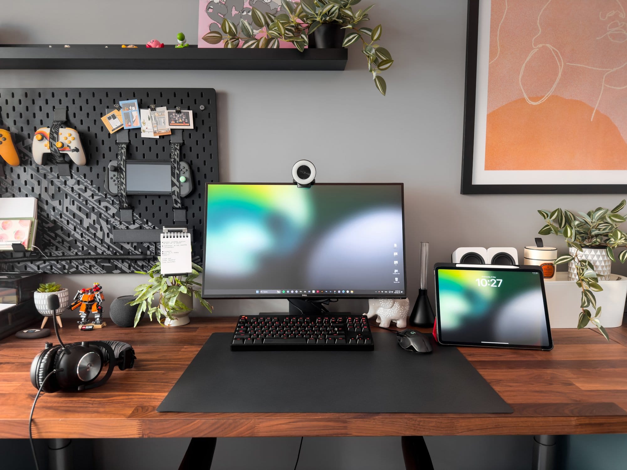Designer’s Smart Desk Setup in Bulgaria