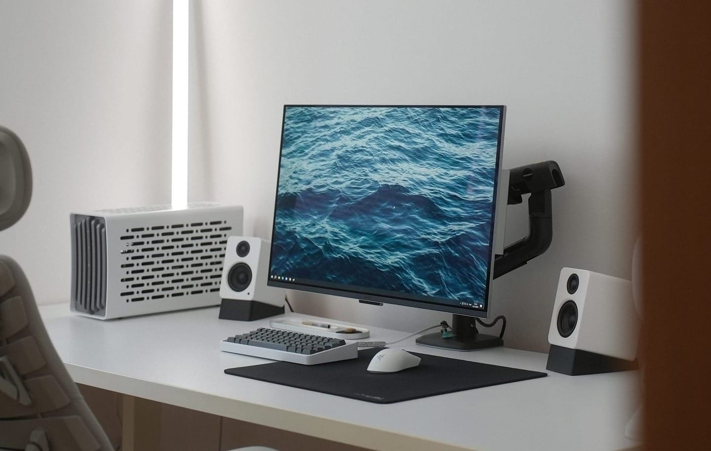 A Content Creator’s Minimal Workspace