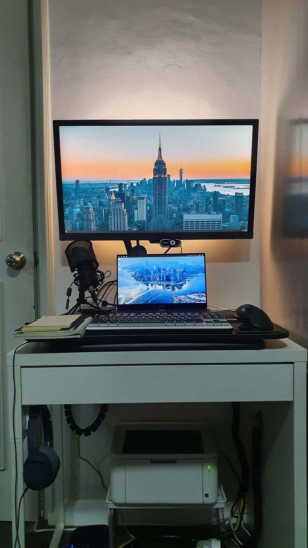 Small Space Desk Setup