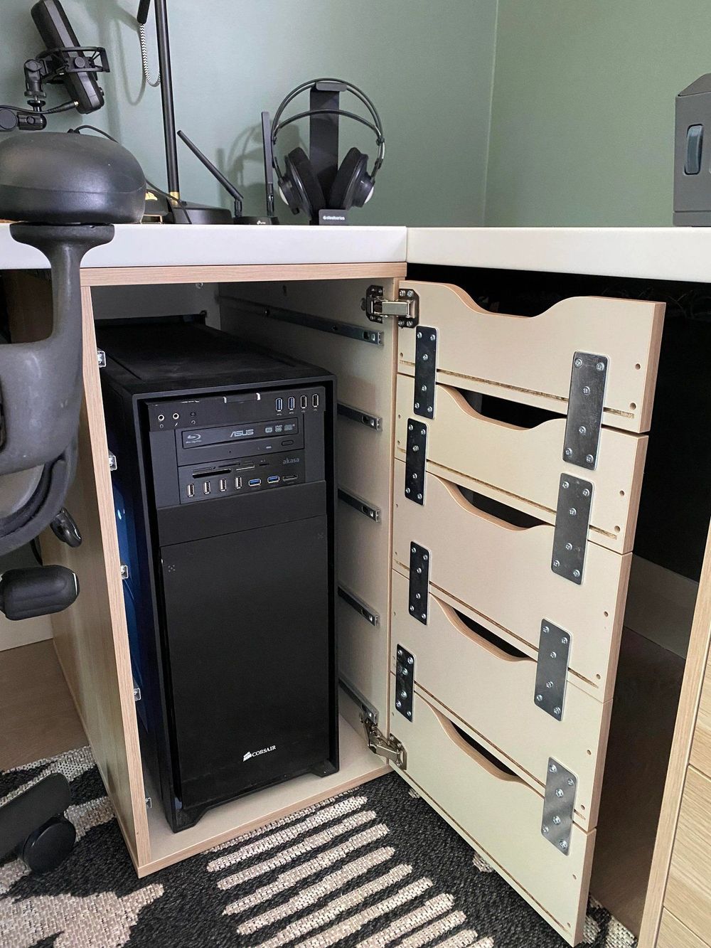 30+ IKEA ALEX Desk Setup Hacks (Ideas From Real People)