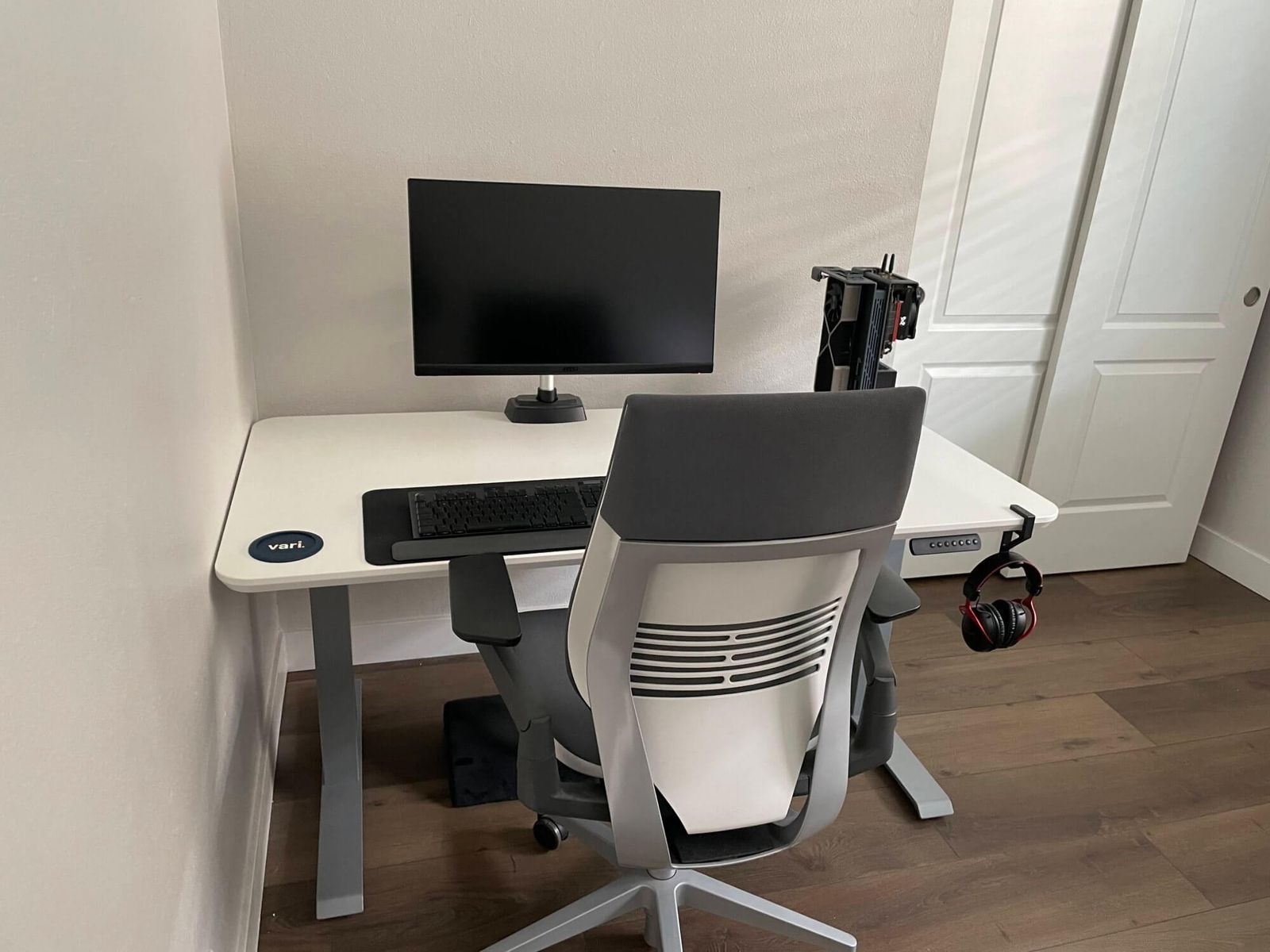 58 Best Standing Desks (With Photos From Real People)