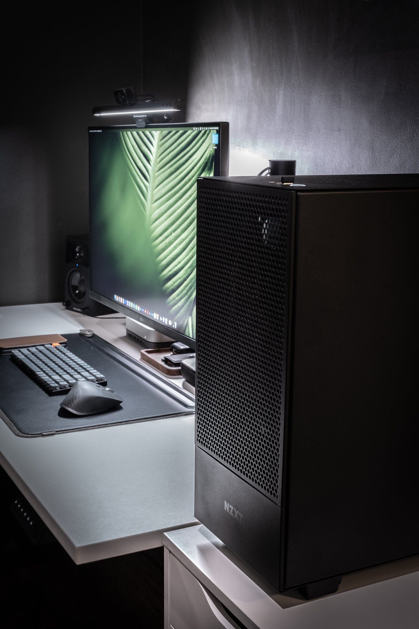 A minimal, black-and-white home office of an architect