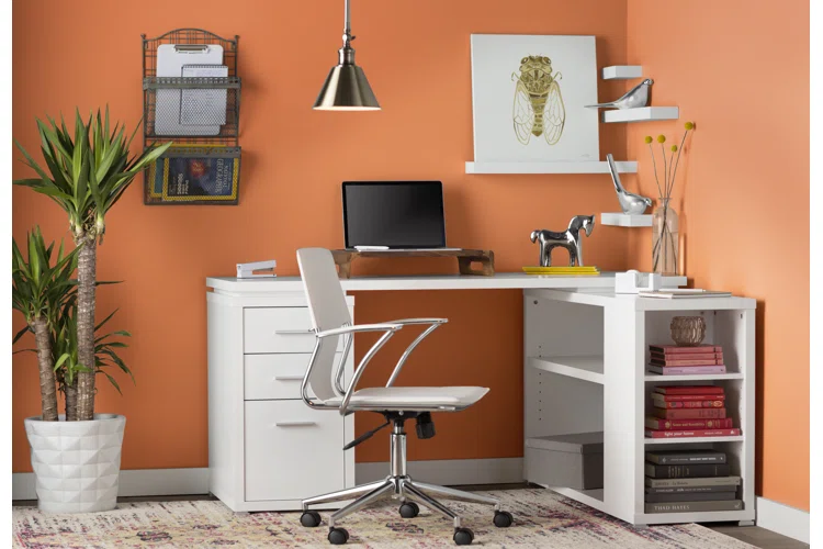 Small-space corner setup